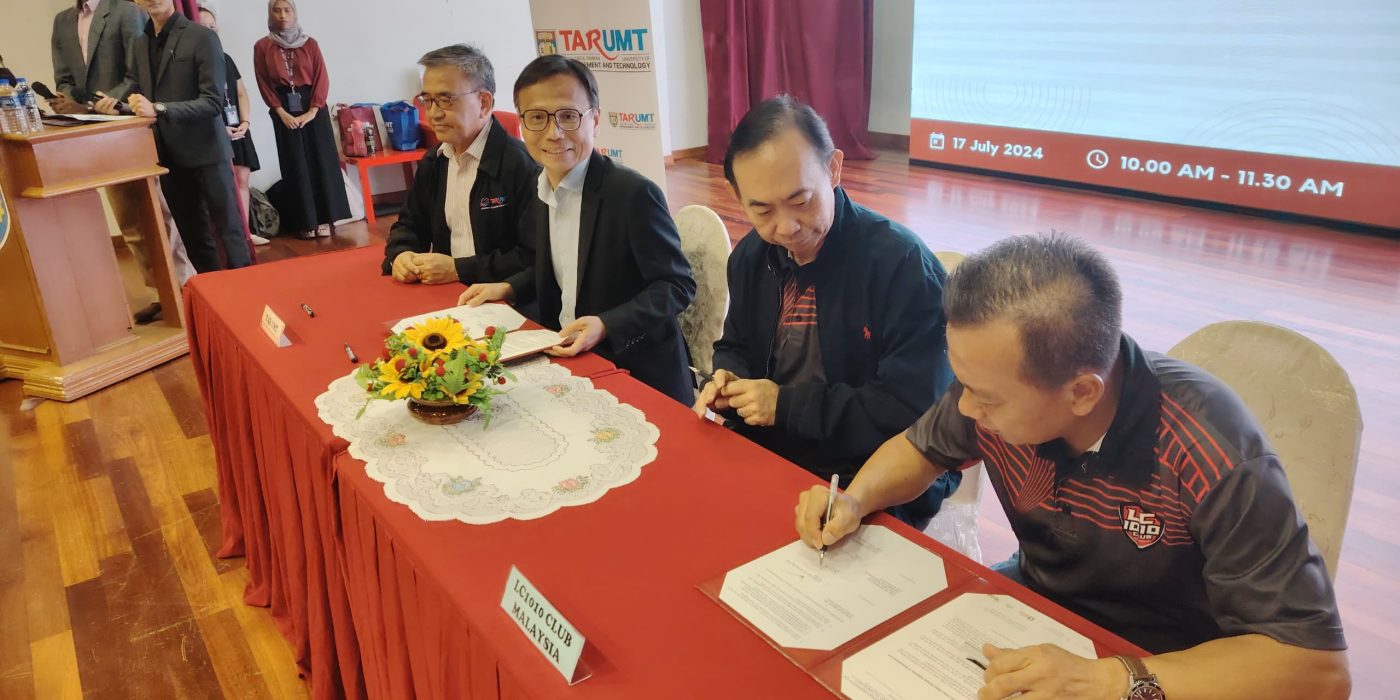 Agreement Signing Ceremony between LC1010 and TARUMT for sponsoring scholarship and student loan